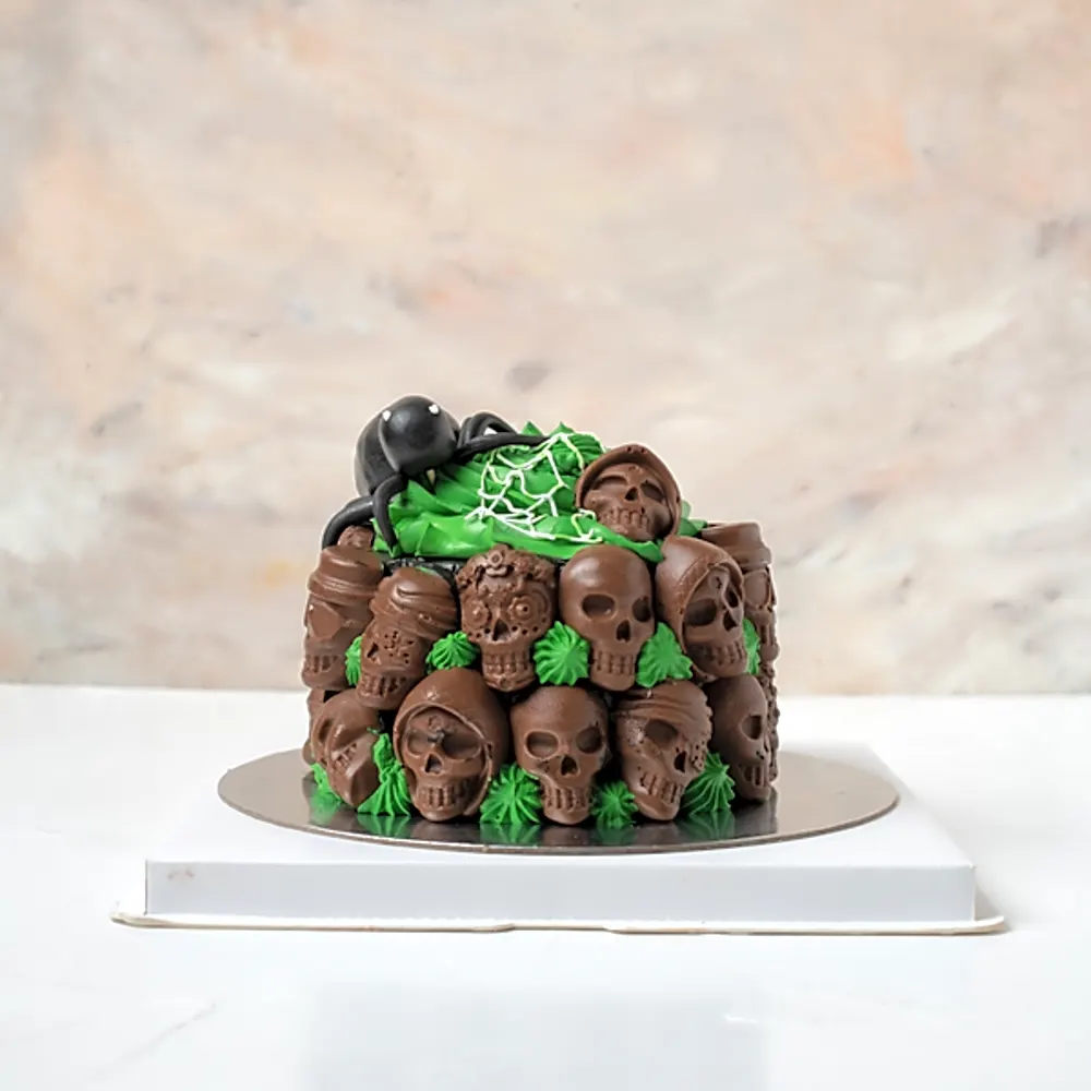 Spiderweb Skull rip Cake