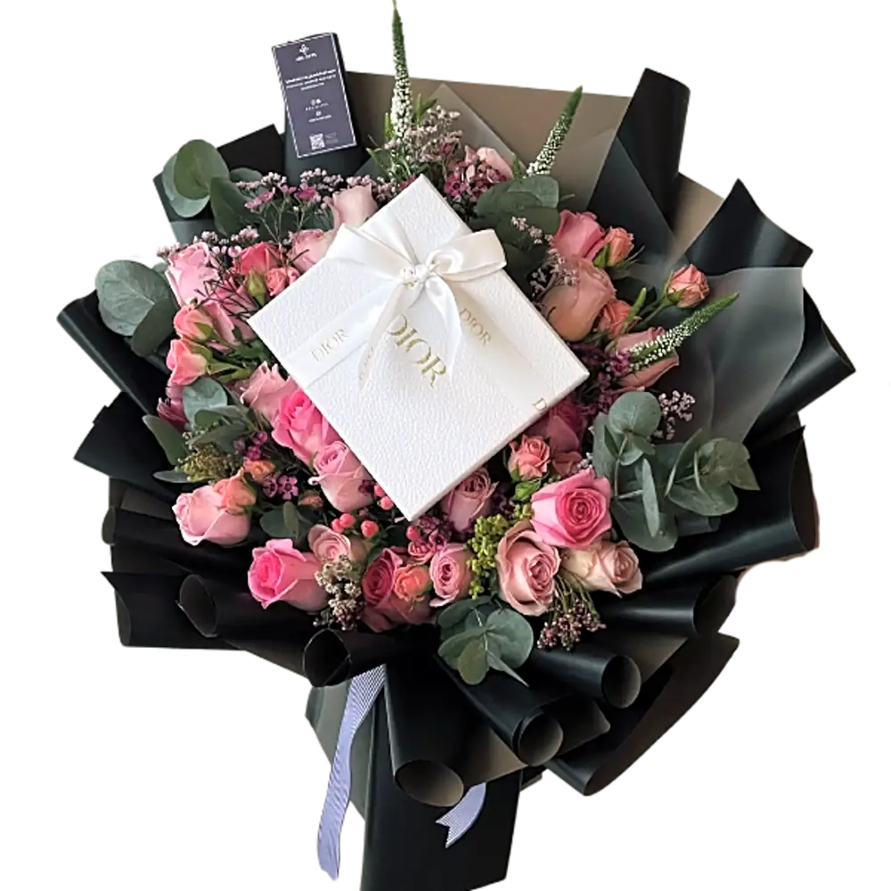 Bouquet of flowers with accessories5