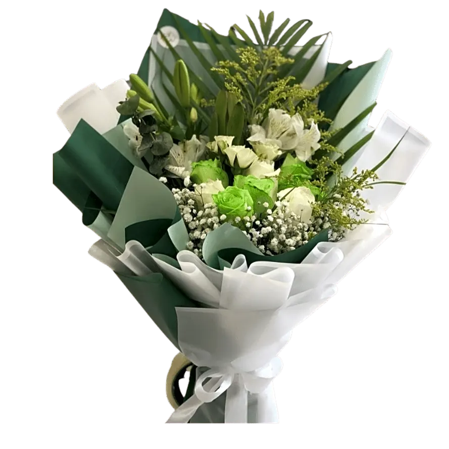 Bouquet of roses in the colors of the Saudi flag