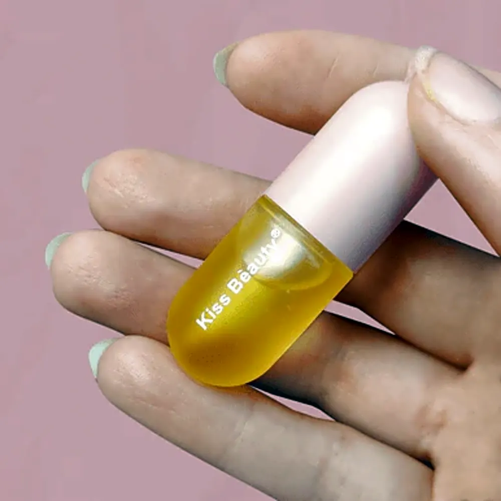 Lip plumper and moisturizer