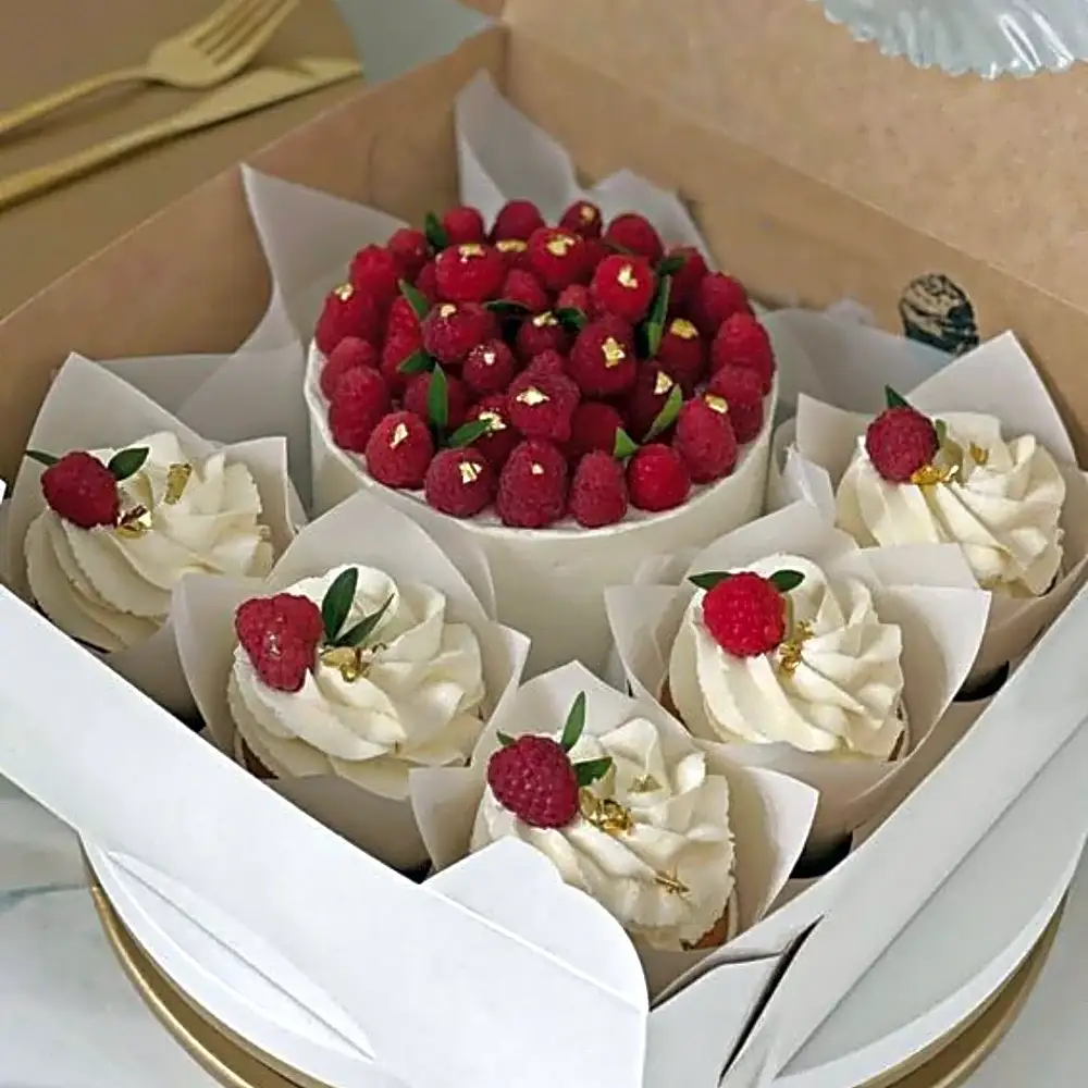 Bento Cakes with cupcakes _