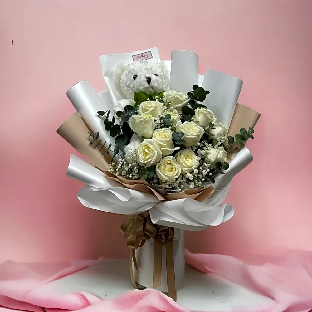 HR1208 White Roses Bouquet