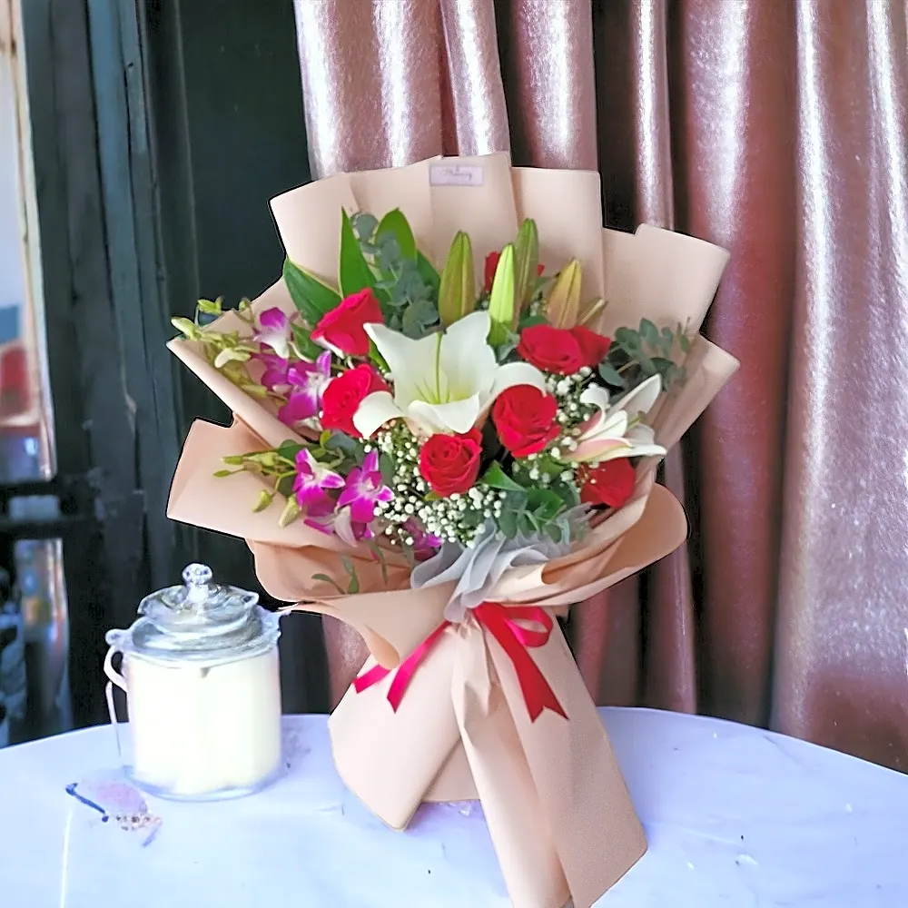 HM0008 Rose, Orchids & Lily Hand Bouquet