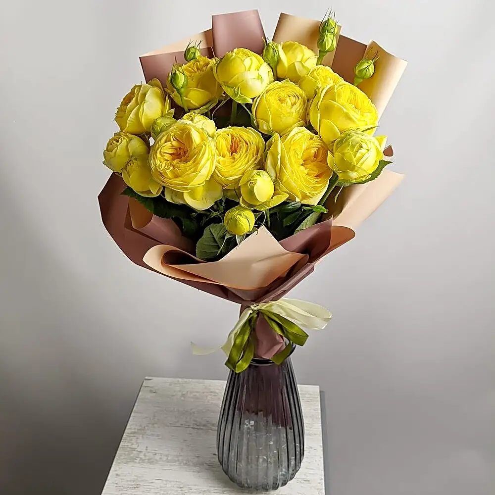 Bouquet of Yellow peony roses