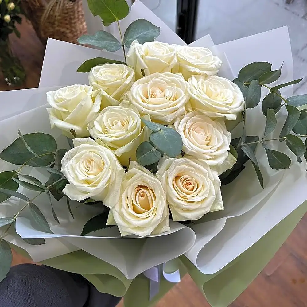 White Roses Bouquet00