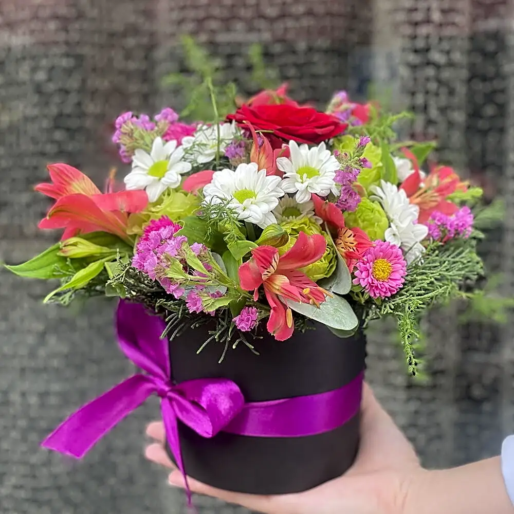 Summer composition in a black box