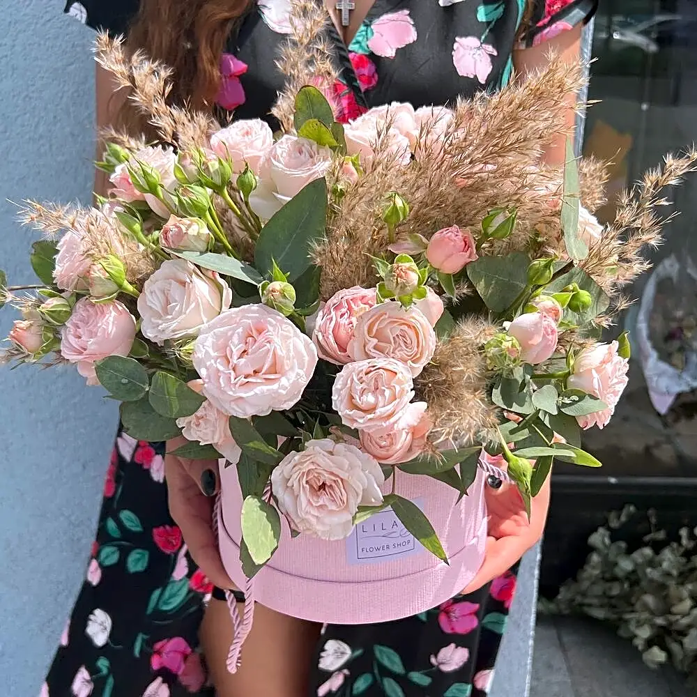 Spray Rose and Pampas Box