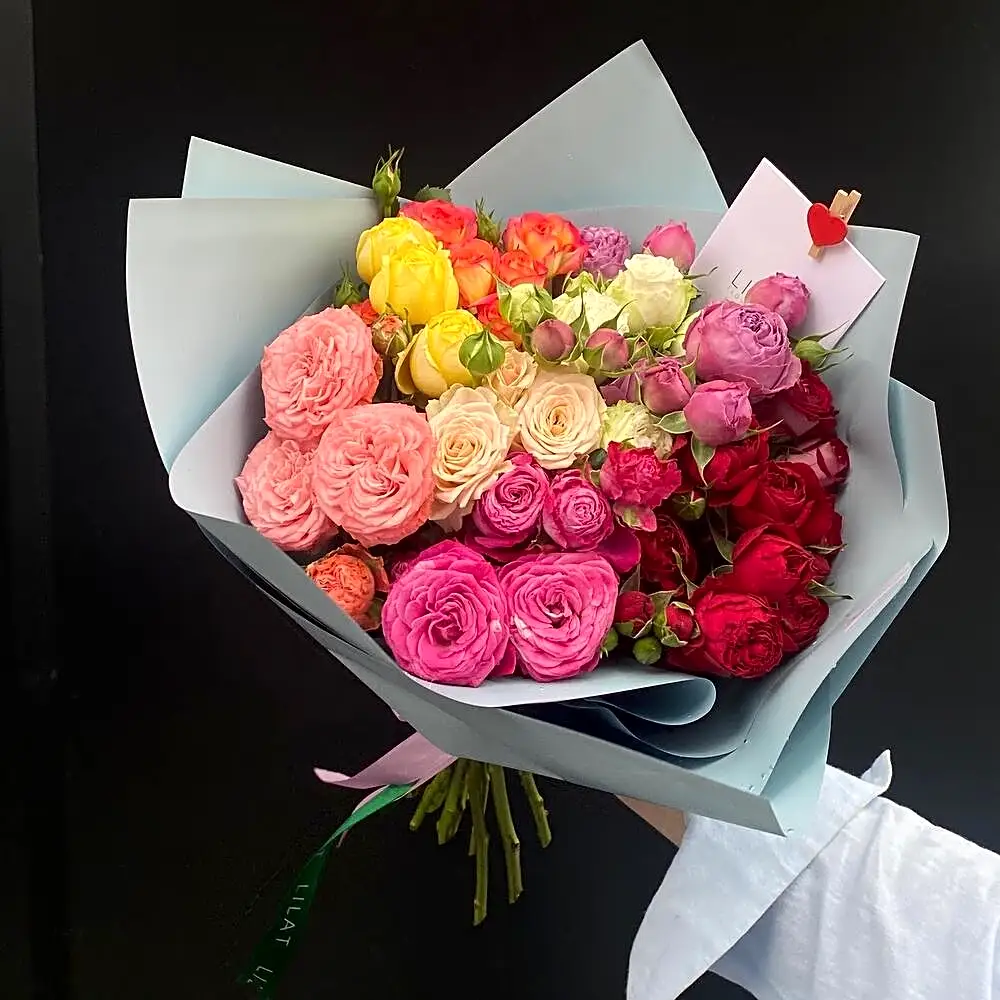 Bouquet of Peony spray roses (M)