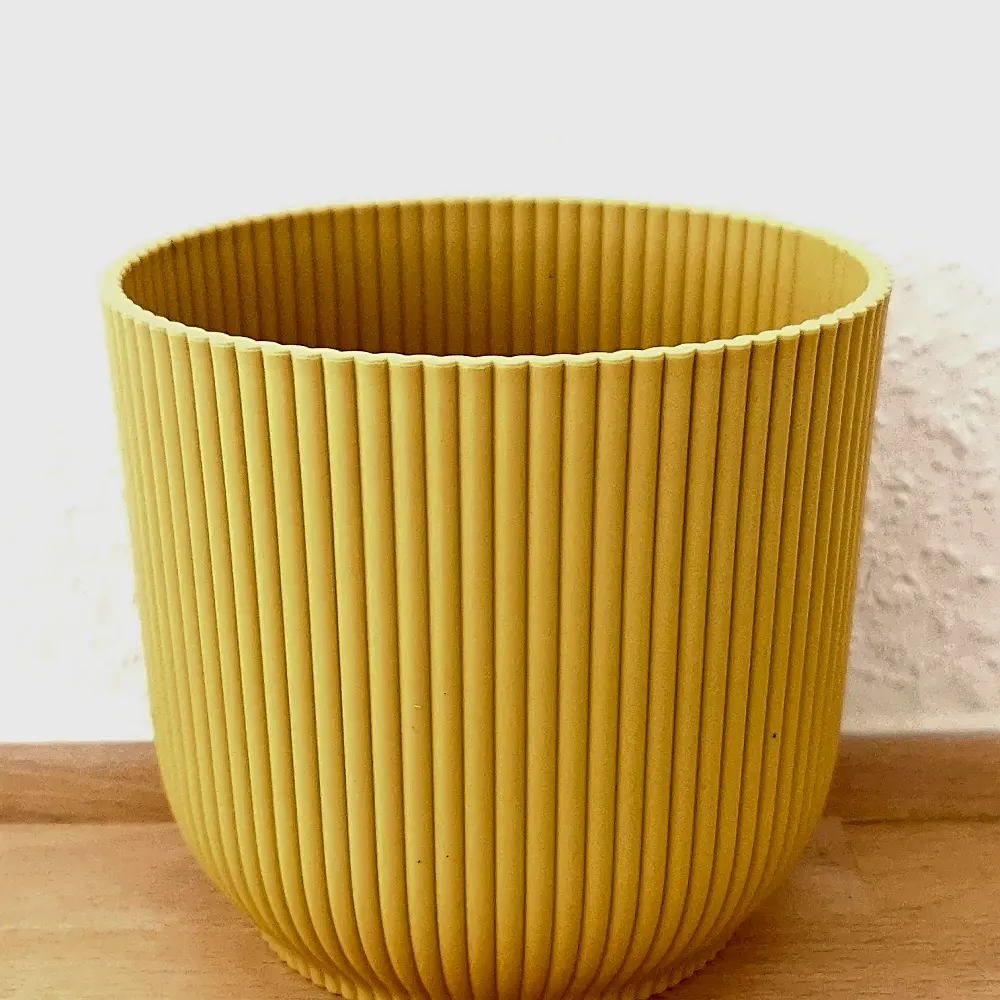 ELHO Plastic Pot - Butter Yellow