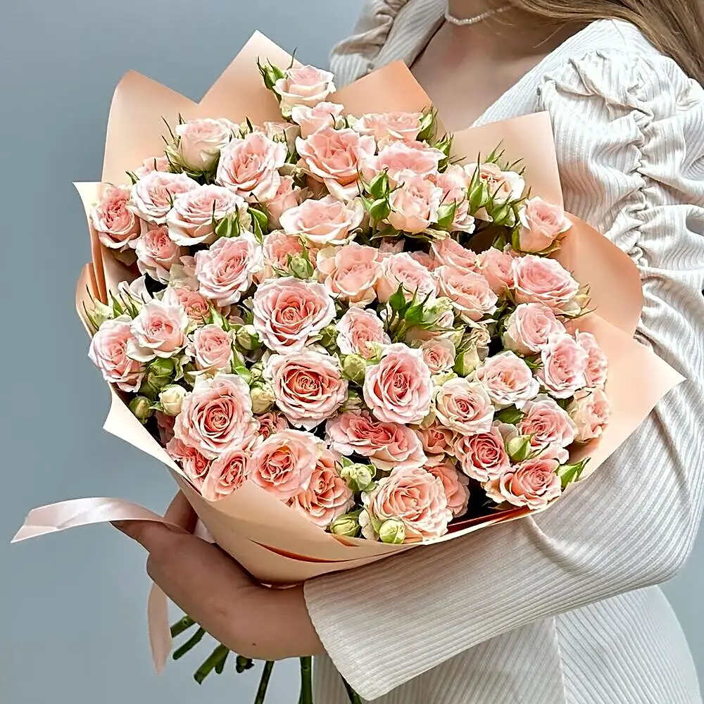 awsome bouquet with orange ribbon