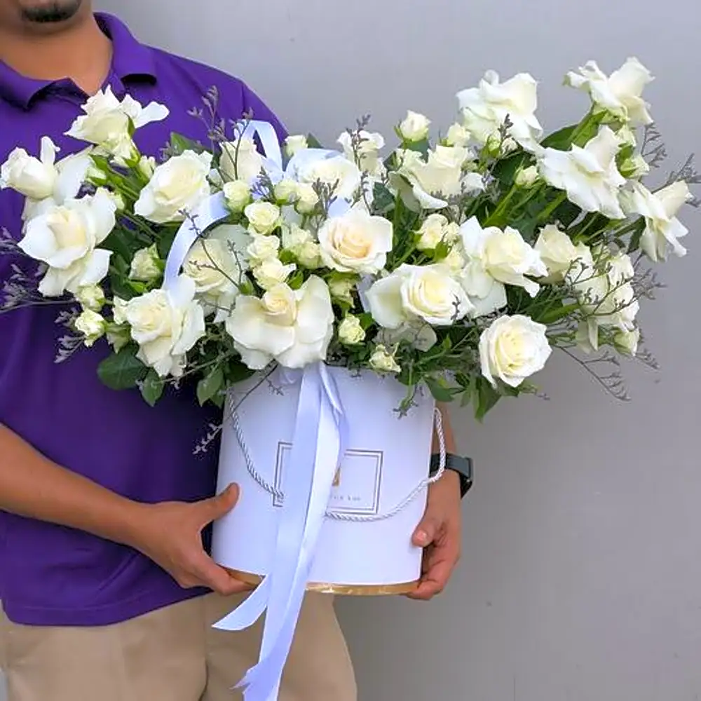 White and Cream Mix Box Flower