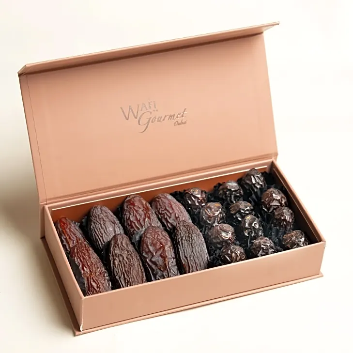 WG MAJDOUL AND AJWA DATES SEEDLESS MAGNET GIFT BOX SML