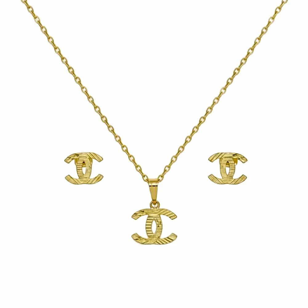 Chain with pendant in the shape of a star 2