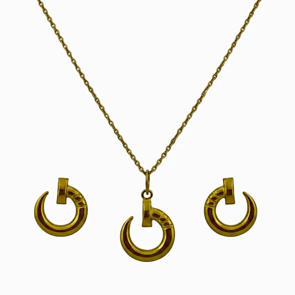 Chain with pendant in the shape of a star 1