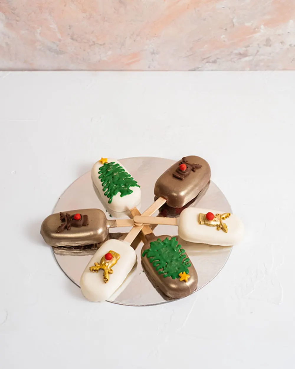 Reindeer and Tree Cakesicles byNJD