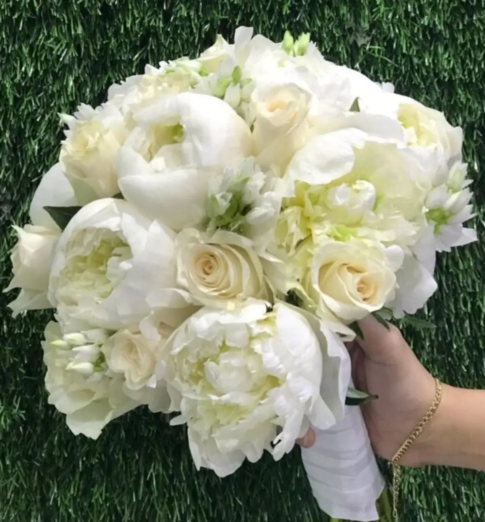 Mix flowers of bridal bouquet N