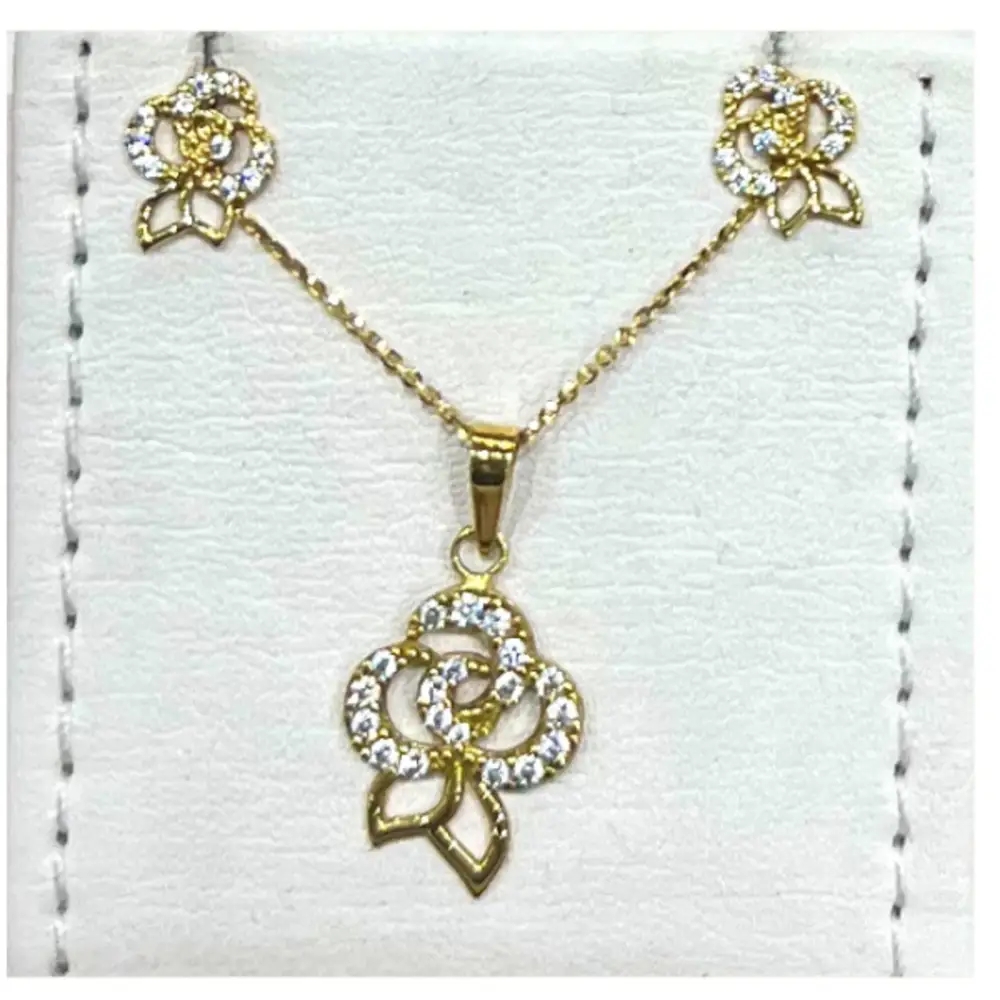 Chain with a pendant in the shape of flowers 5
