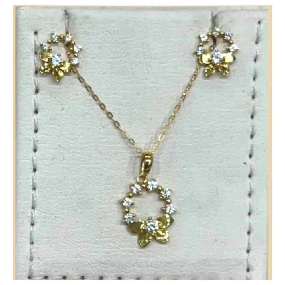 Chain with a pendant in the shape of flowers 2