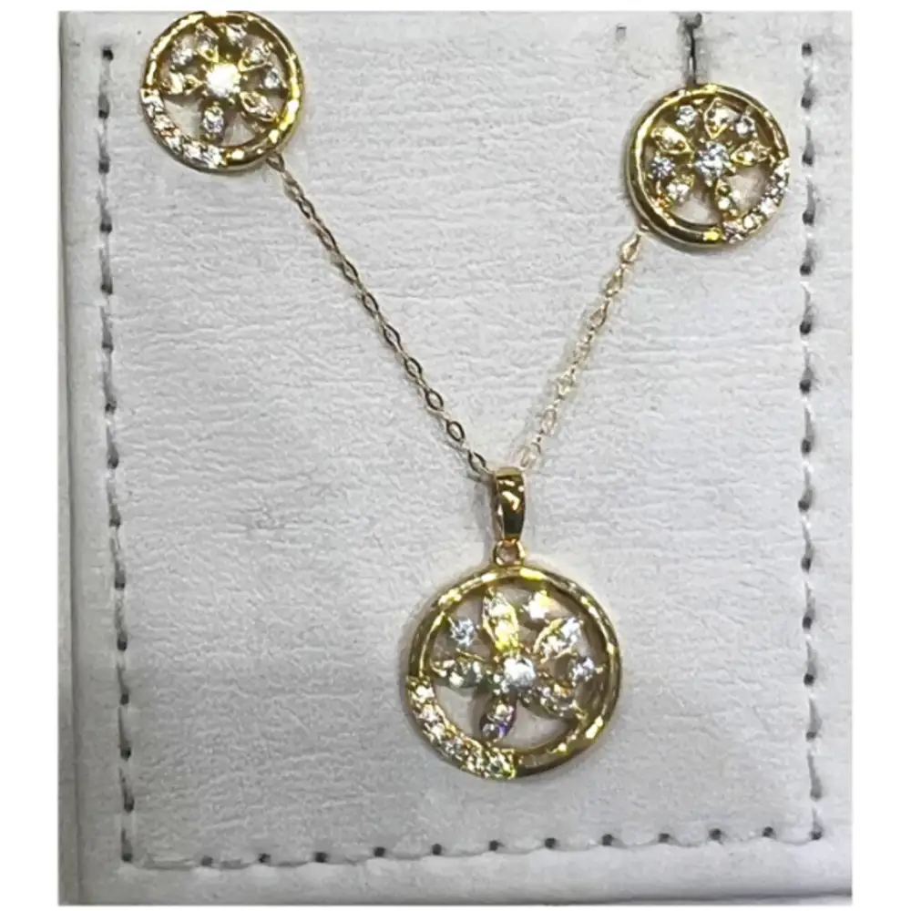 Chain with a pendant in the shape of flowers 1