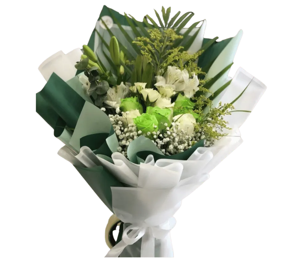 Bouquet of roses in the colors of the Saudi flag