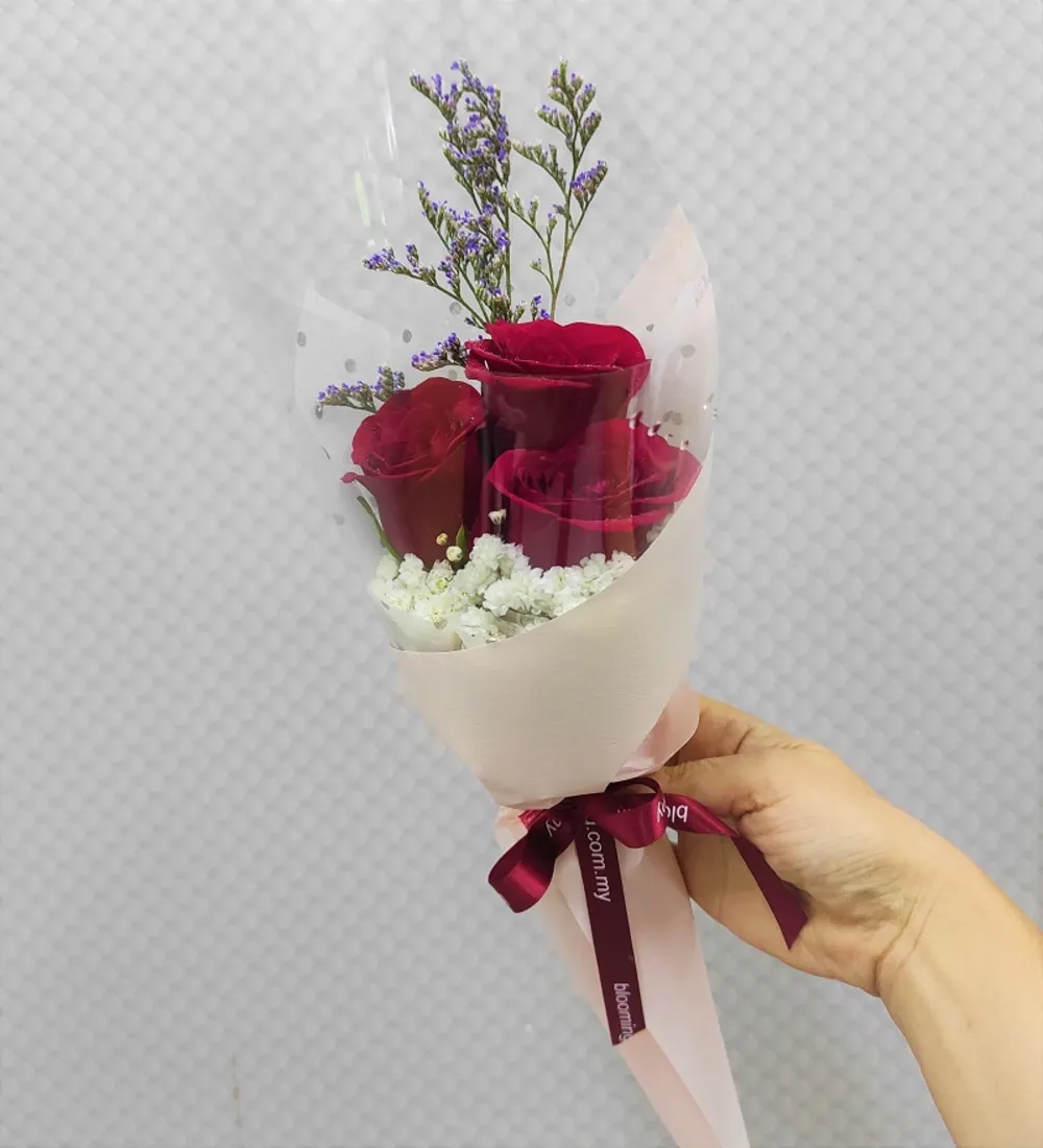 HR0303 3 Roses Bouquet