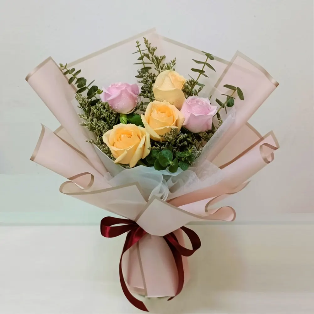 HR0500 Roses Bouquet 0
