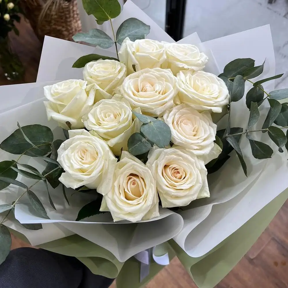 White Roses Bouquet00