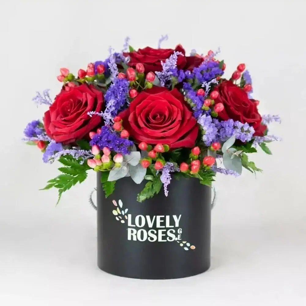 Small composition with roses