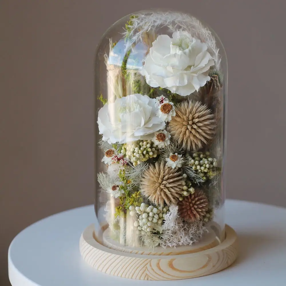 Клош с неувядающими цветами