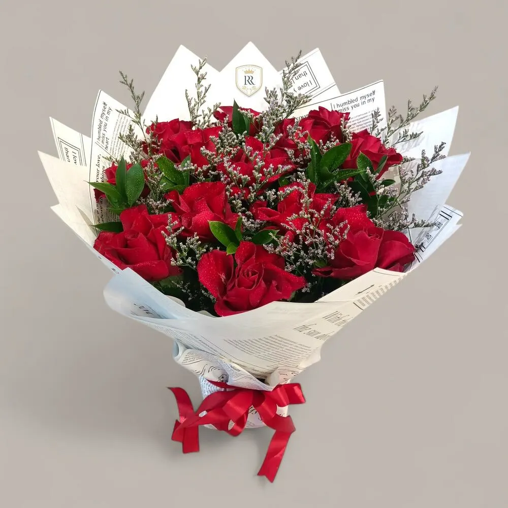 Red roses with gypsum.