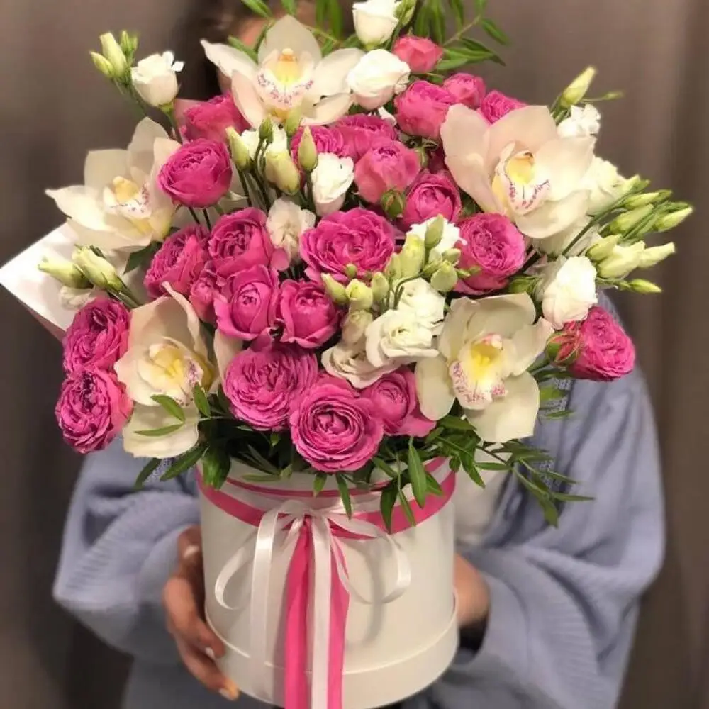 Nice Box of Roses Flowers