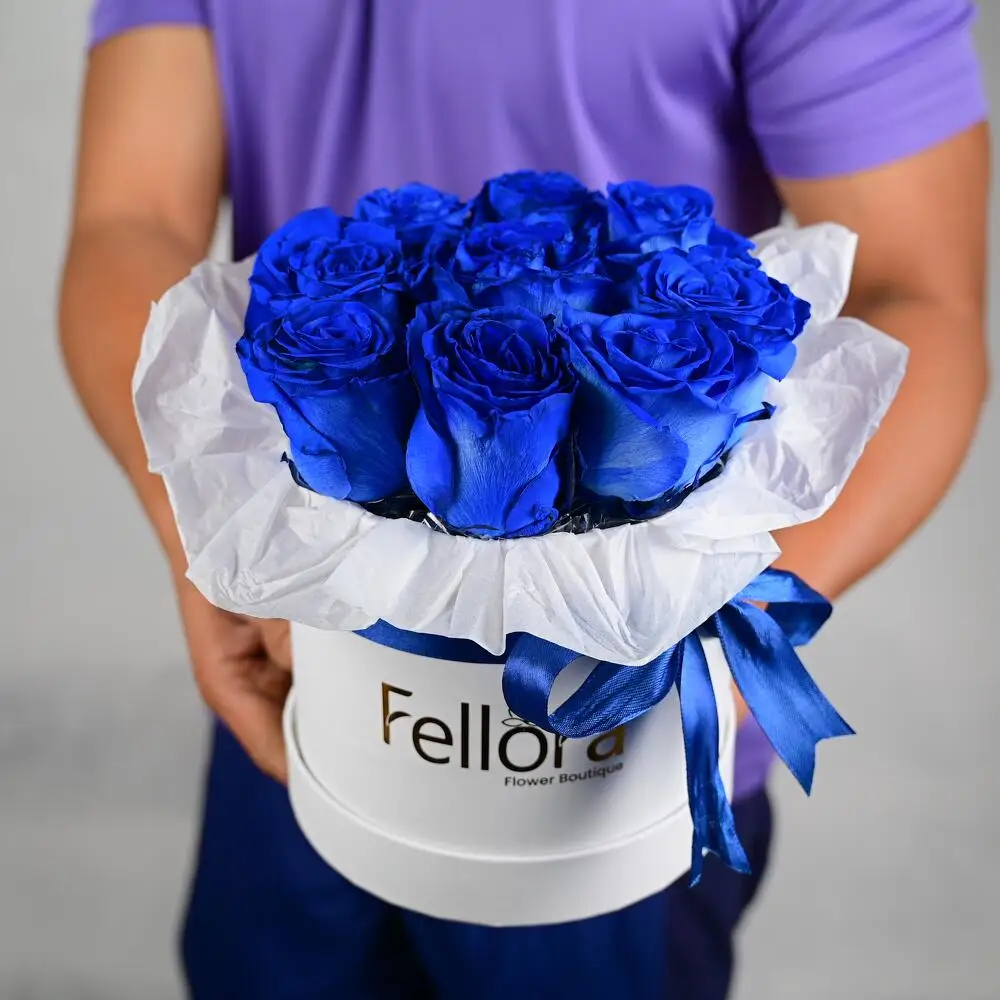 Blue Roses in White Round Box-5384
