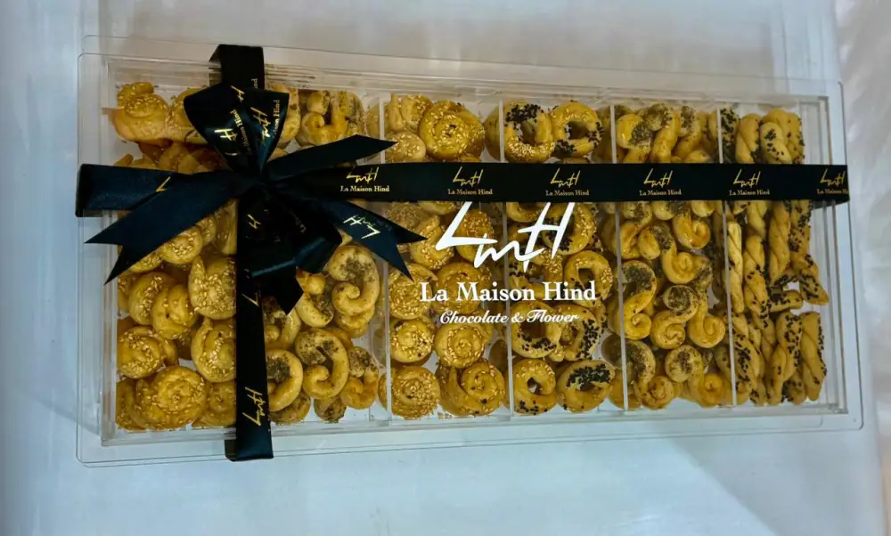 Luxury acrylic box – elegant design and delicious contents