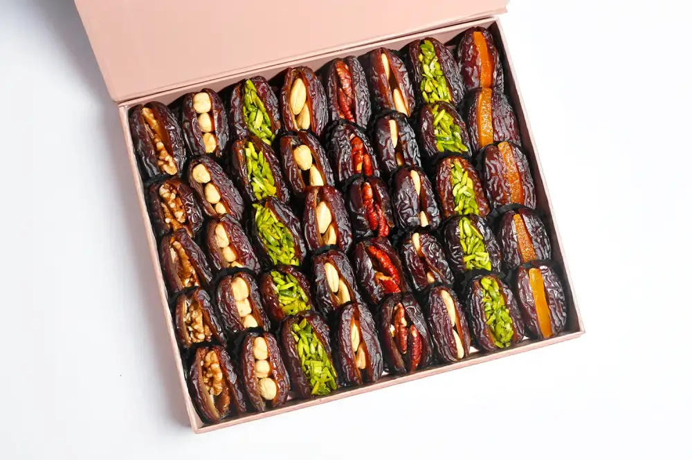 MAJDOUL DATES STFD W/NUTS MAGNET GIFT BOX LG