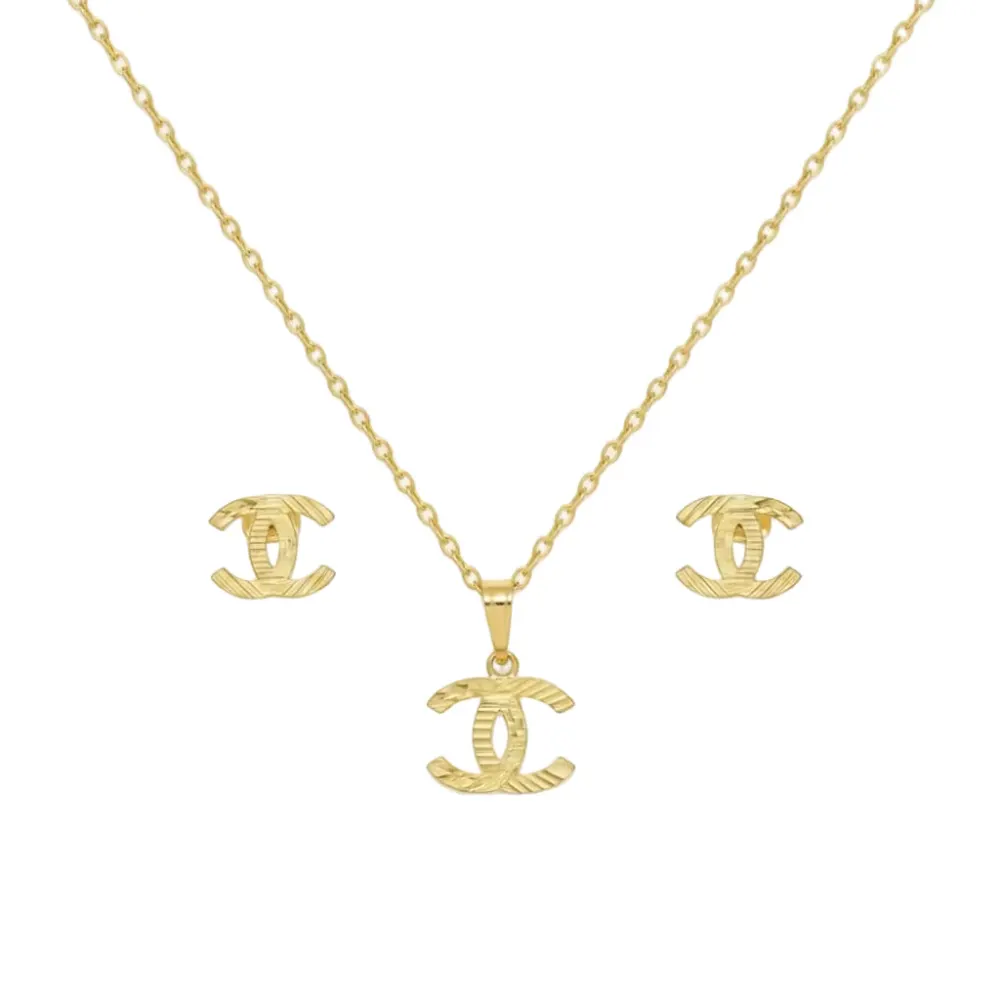 Chain with pendant in the shape of a star 2