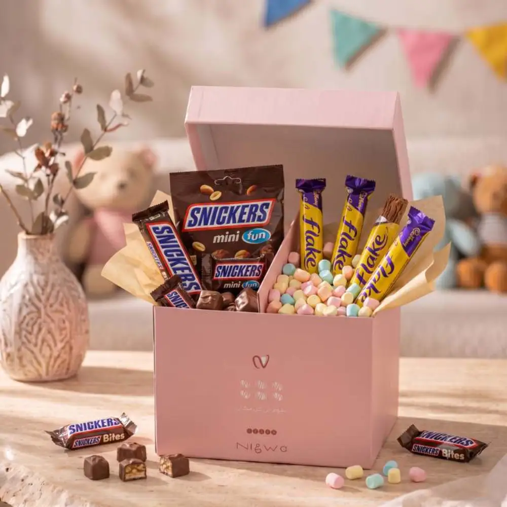 The Joy Box: Snickers & FlakeGraduation Chocolate Gift, Graduation Gift, Chocolate Gift Box, شوكولاتة تخرج, هدية تخرج, بوكس شوكولاتة فاخر
