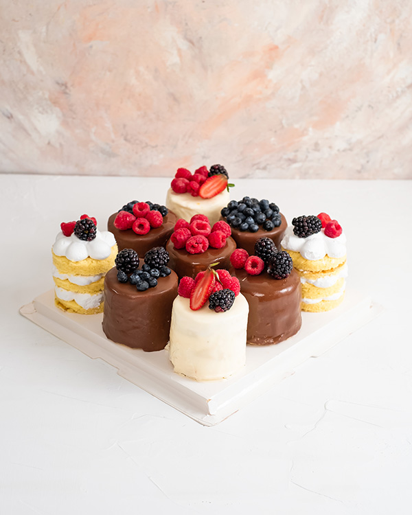 Mini Cakes  Party Pack view 5