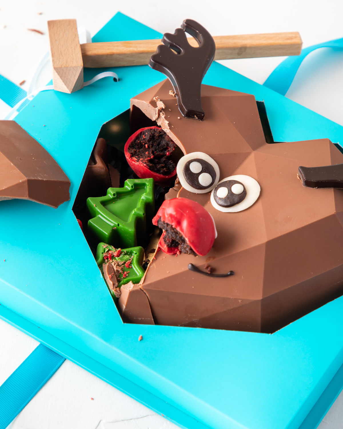 Piñata Reindeer by NJD view 6