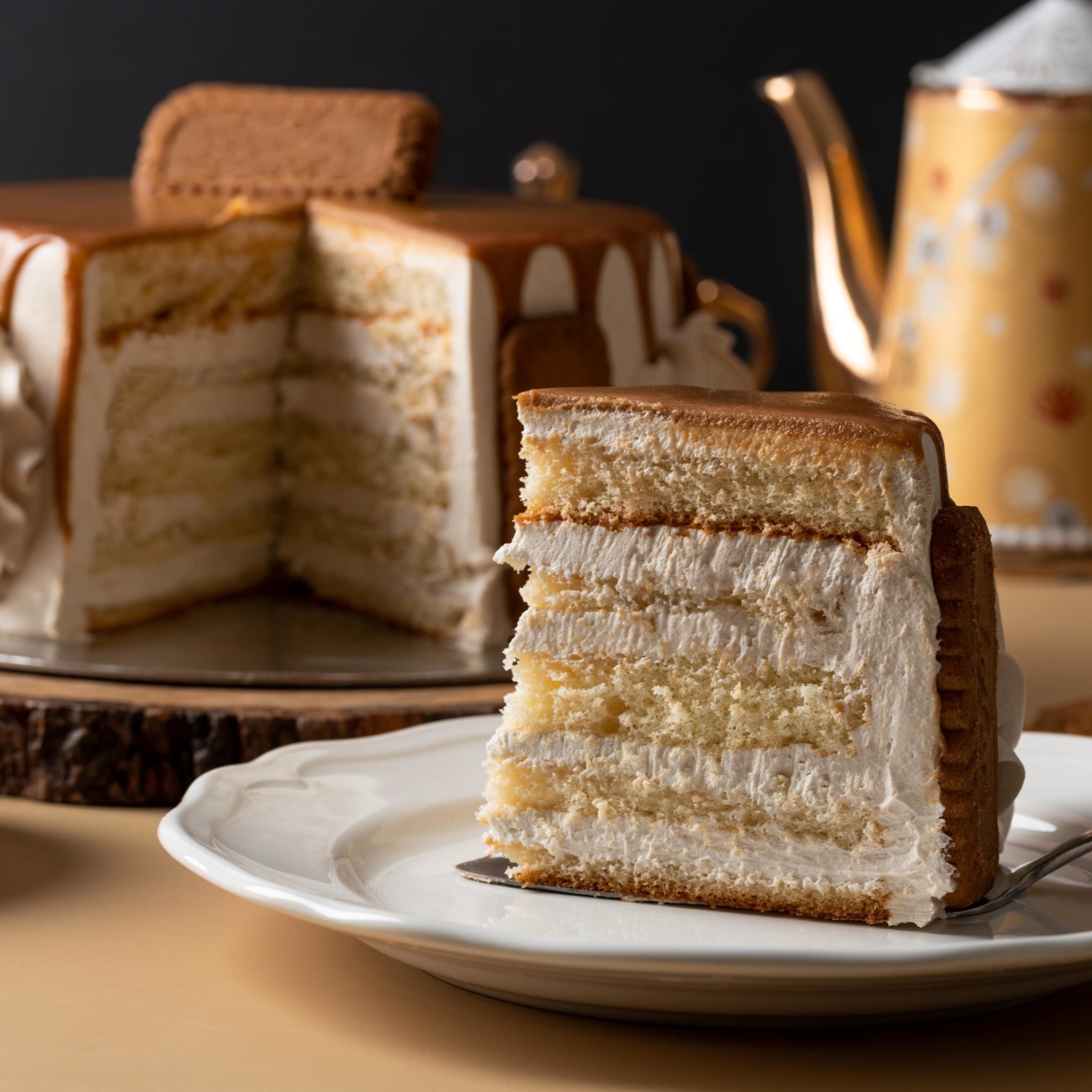 Beautiful honey cake view 1