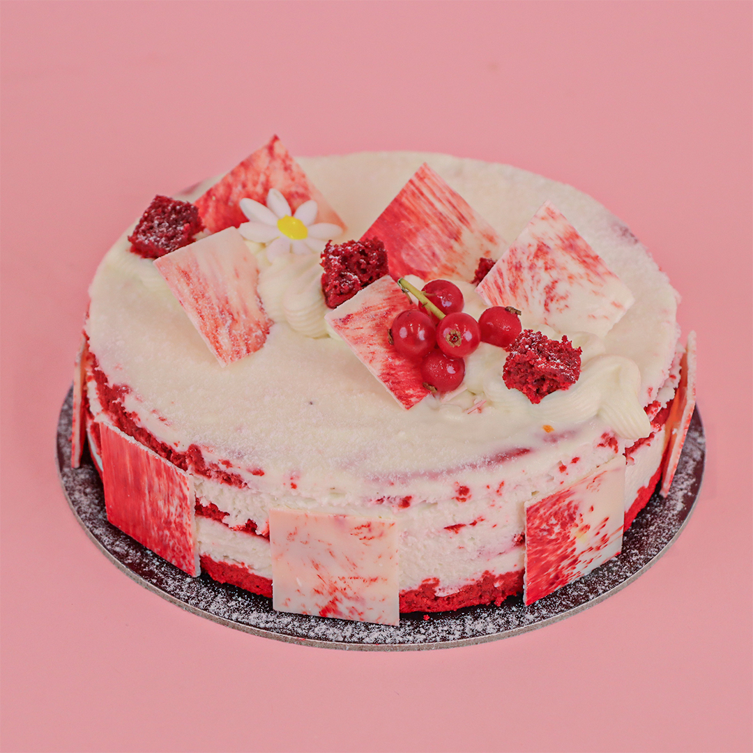Strawberry cake view 5