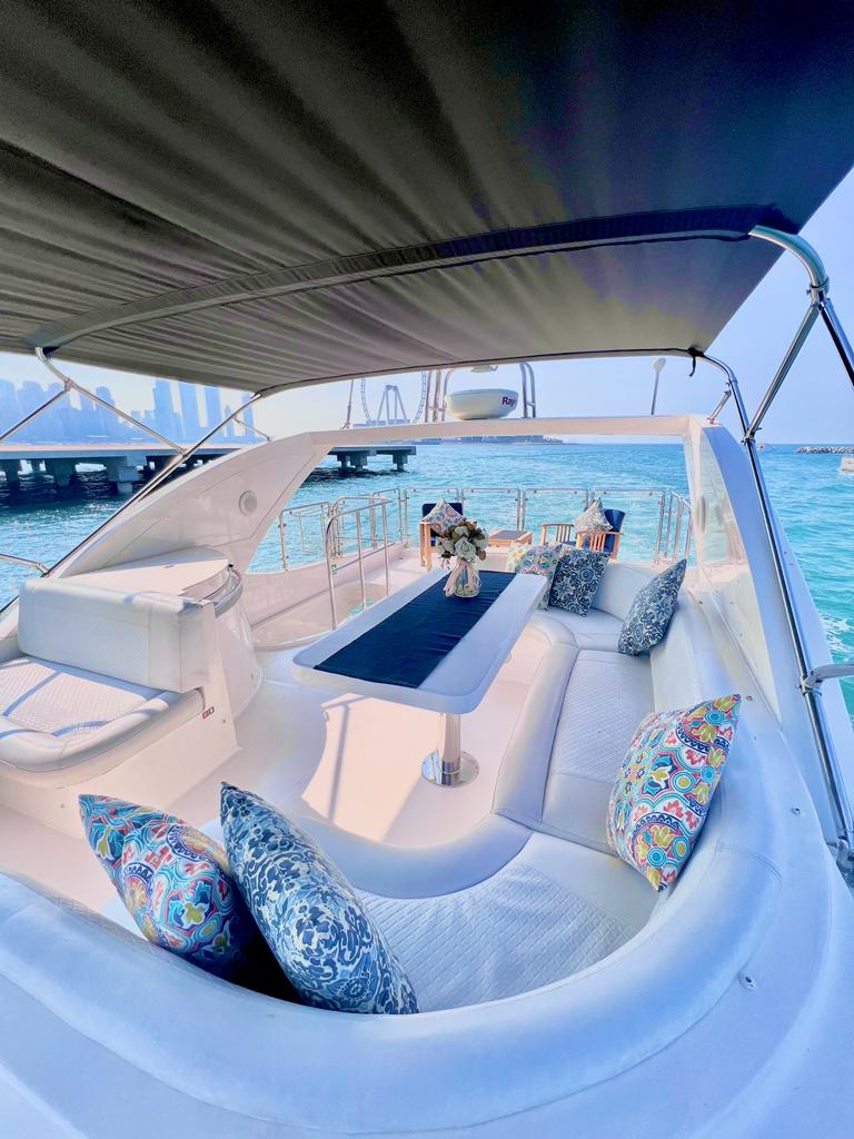 Majesty Yacht 56 ​​feet view 4