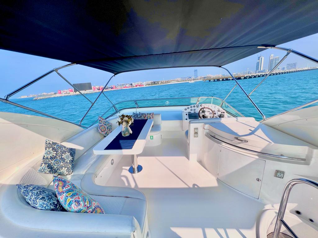 Majesty Yacht 56 ​​feet view 5