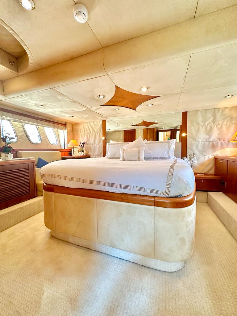 Sunseeker 70ft yacht view 27