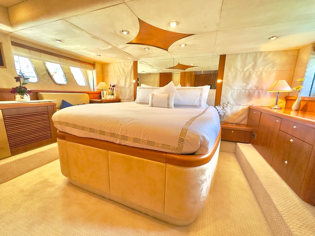 Sunseeker 70ft yacht view 39
