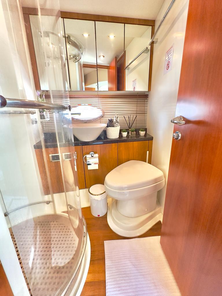 Sunseeker 70ft yacht view 40