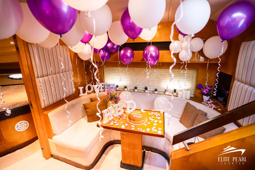 Girl's Birthday Yacht 31 feet view 4