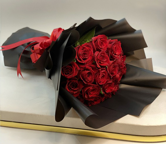 The rose bouquet is pulse view 5