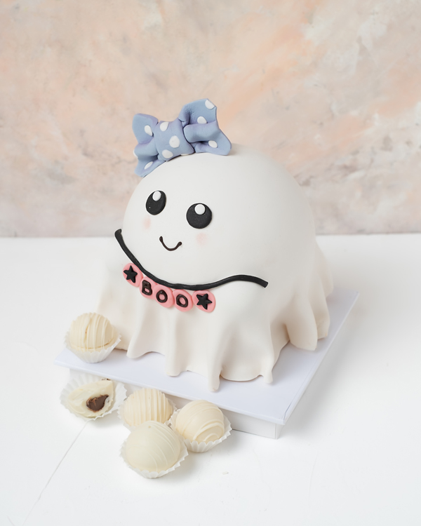 Boo with a Bow view 4