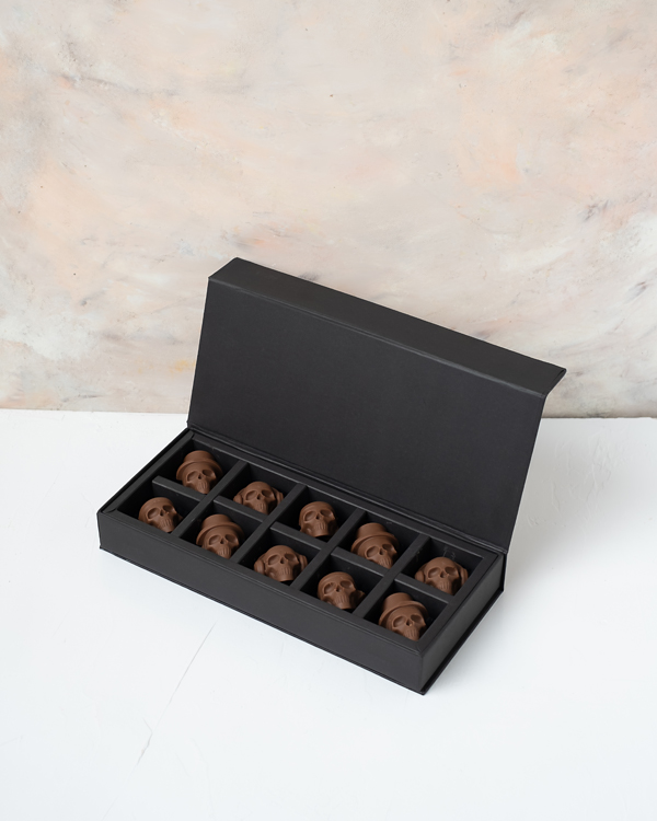 Assorted Stylish Milk chocolate Skulls view 1