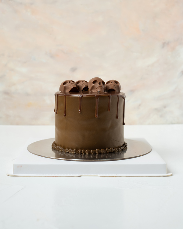 Chic and Creep Halloween Cake view 4